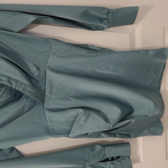 Dress - Picture 4 of 4